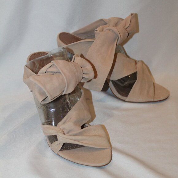 NEW BCBGMAXAZARIA $298 WOMEN'S SUEDE ANKLE TIE EMMA SANDALS BEIGE - Picture 3 of 5